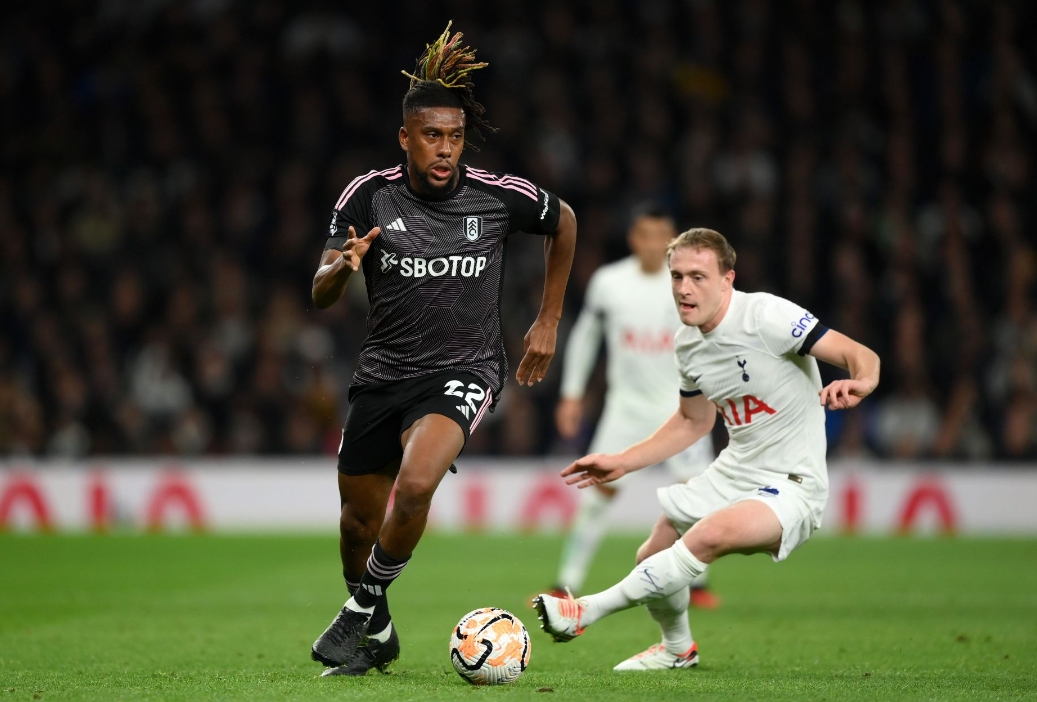 富勒姆中场球员在国际比赛中表现出色 富勒姆中场球员在国际比赛中表现出色