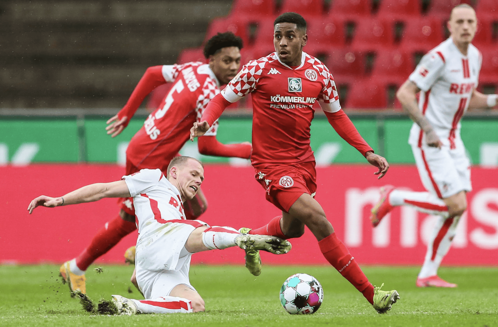 汉堡红星在比赛中出色发挥，夺得重要胜利的简单介绍