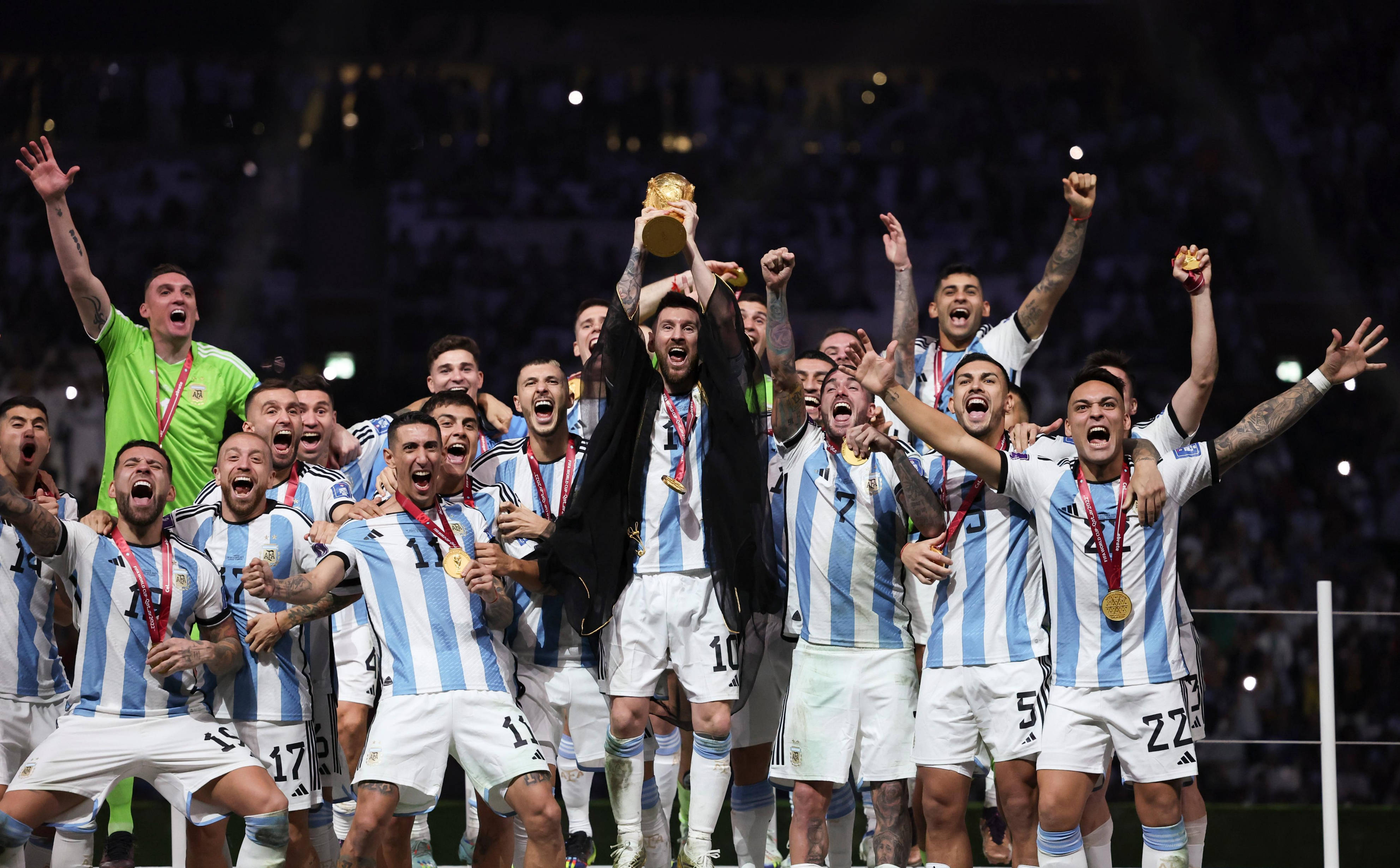 梅西助阿根廷击败乌拉圭，进入美洲杯决赛