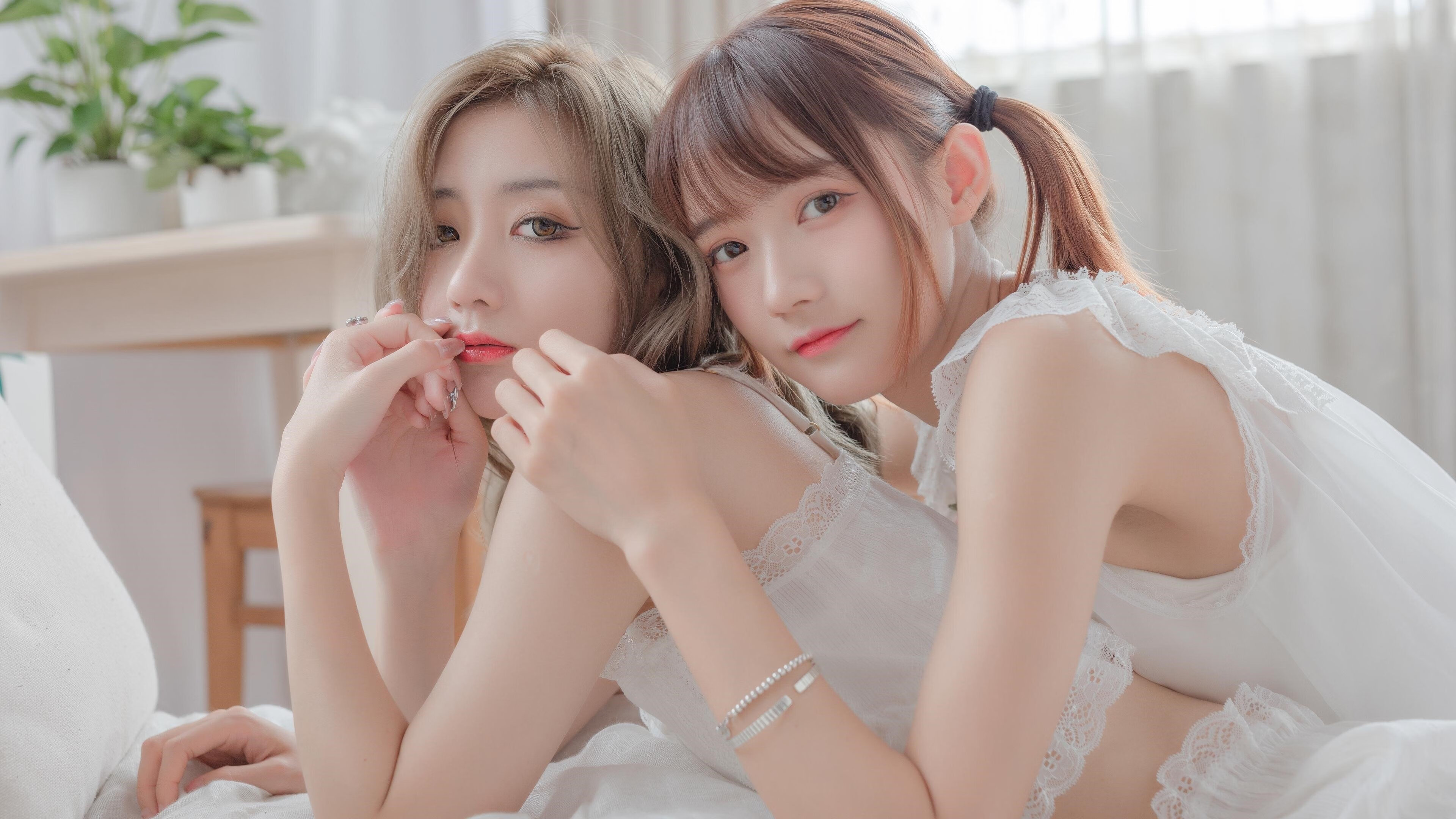 塞维利亚单节攻势如潮拉开荷兰，阿尔瓦雷斯关键先生闪耀全场