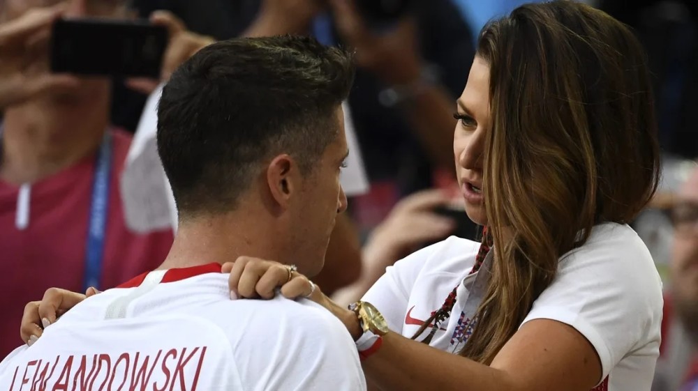 加拿大稳稳拿下日本，莱万成为关键先生